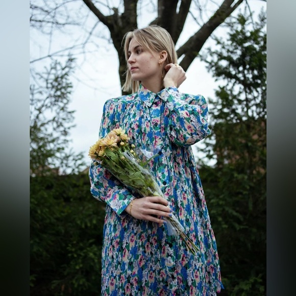 GANNI Pleated Georgette Wide Mini Shirt Dress in Floral Azure Blue - Picture 1 of 13